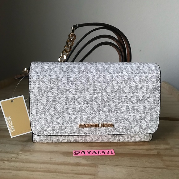 Michael Kors Handbags - Michael Kors Purse🎈🎈